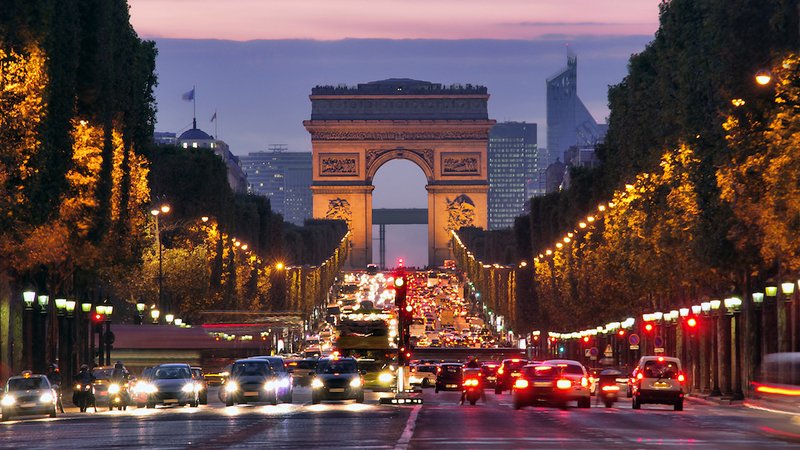 Parigi: gli Champs-&Eacute;lys&eacute;es dal 2030 car free
