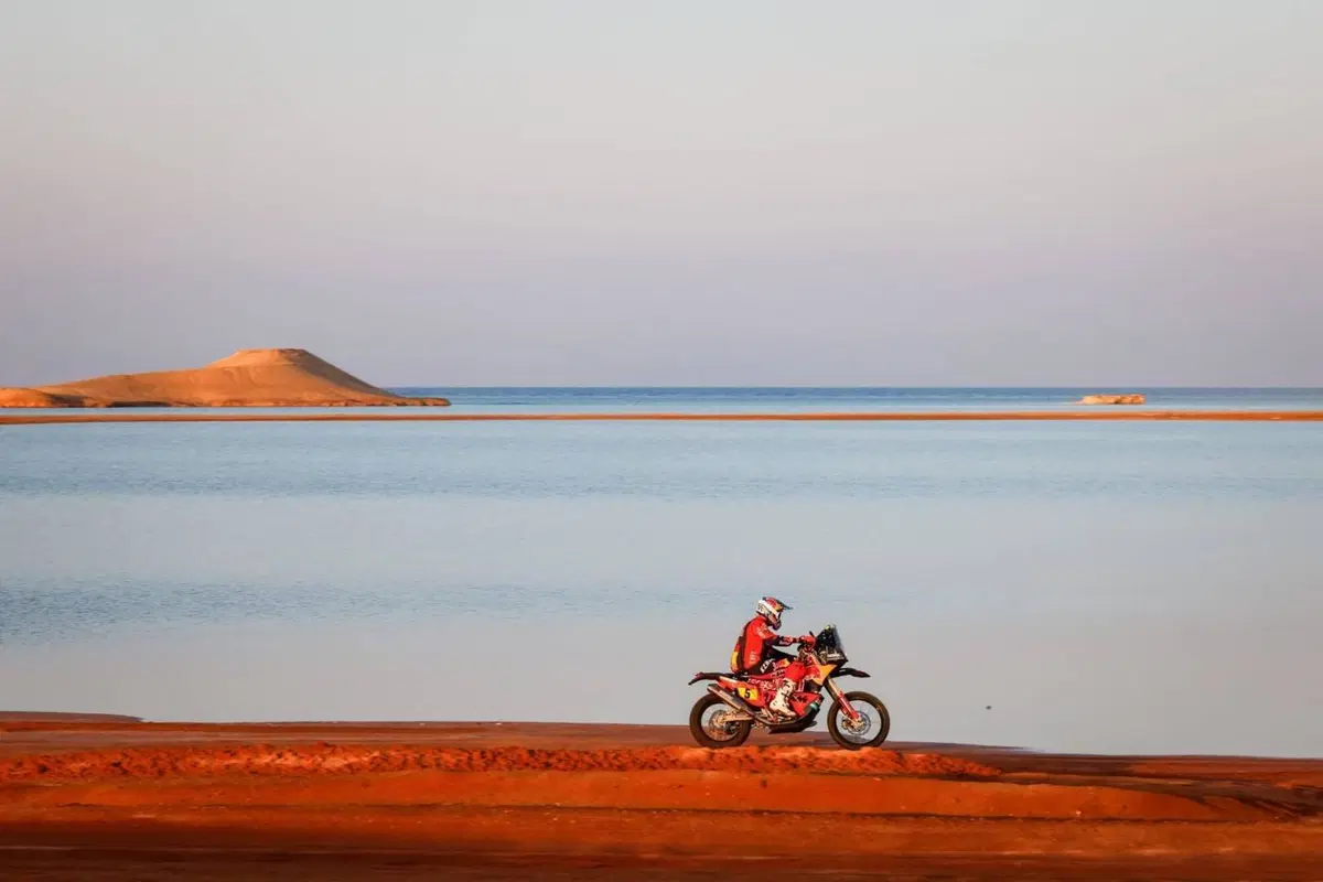 Dakar 2021. 10a Tappa. Coenejo Out, in testa “K” Benavides, Honda. Peterhansel, Mini, intoccabile (2)