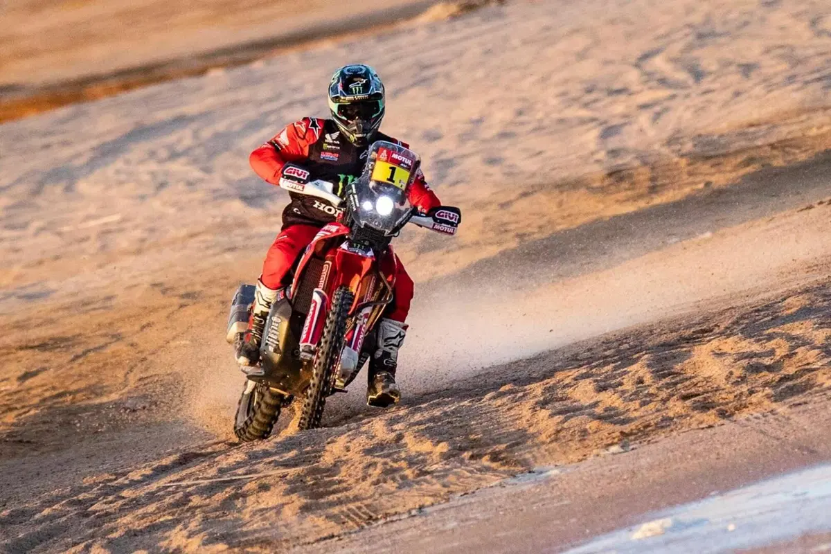 Dakar 2021. 10a Tappa. Coenejo Out, in testa “K” Benavides, Honda. Peterhansel, Mini, intoccabile (16)