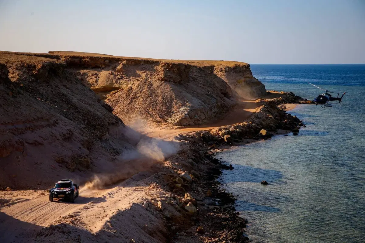 Dakar 2021. 10a Tappa. Coenejo Out, in testa “K” Benavides, Honda. Peterhansel, Mini, intoccabile (17)