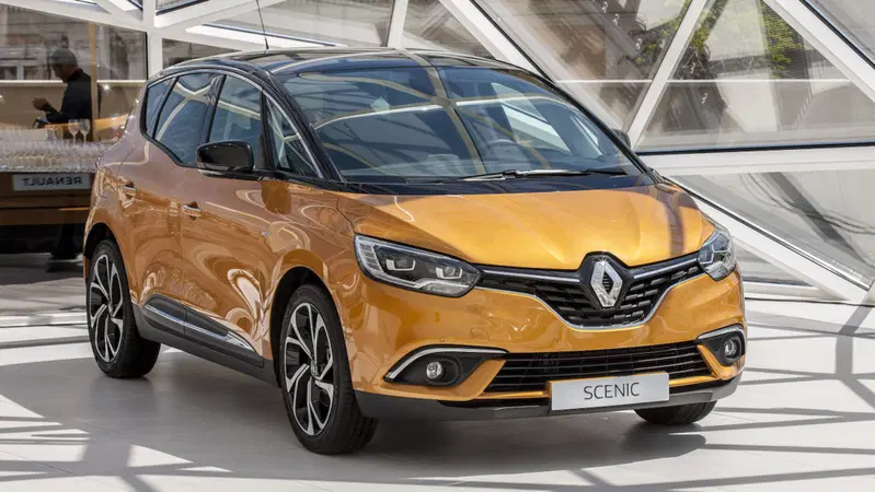 Nuova Renault Sc&eacute;nic: grandeur obligatoire