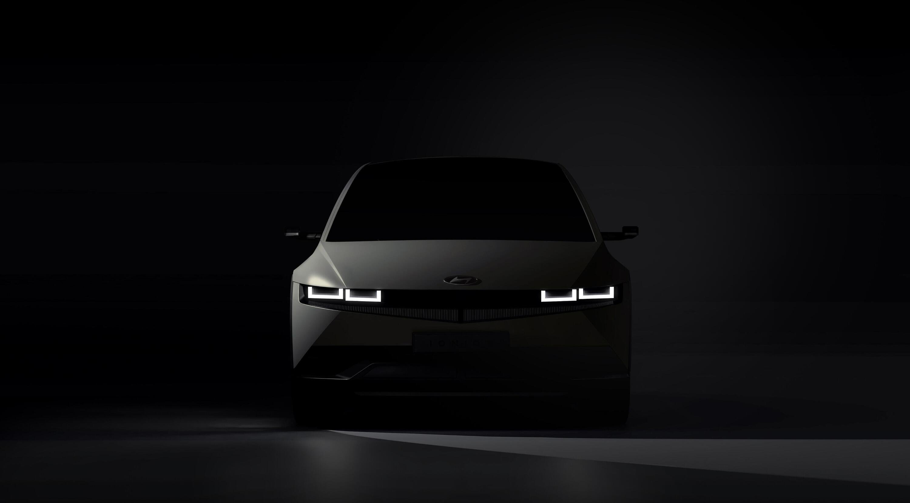 Hyundai Ioniq 5, il teaser del SUV elettrico