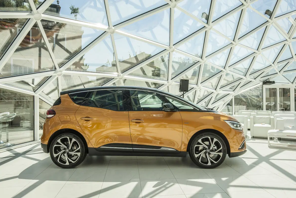 Nuova Renault Scénic: grandeur obligatoire (13)