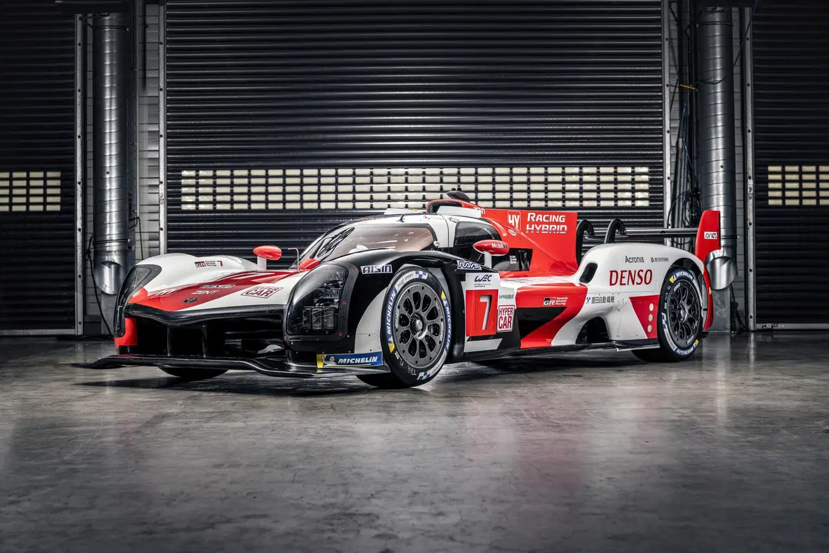 WEC: Toyota svela la GR010, l'hypercar per l'assalto a Le Mans (8)