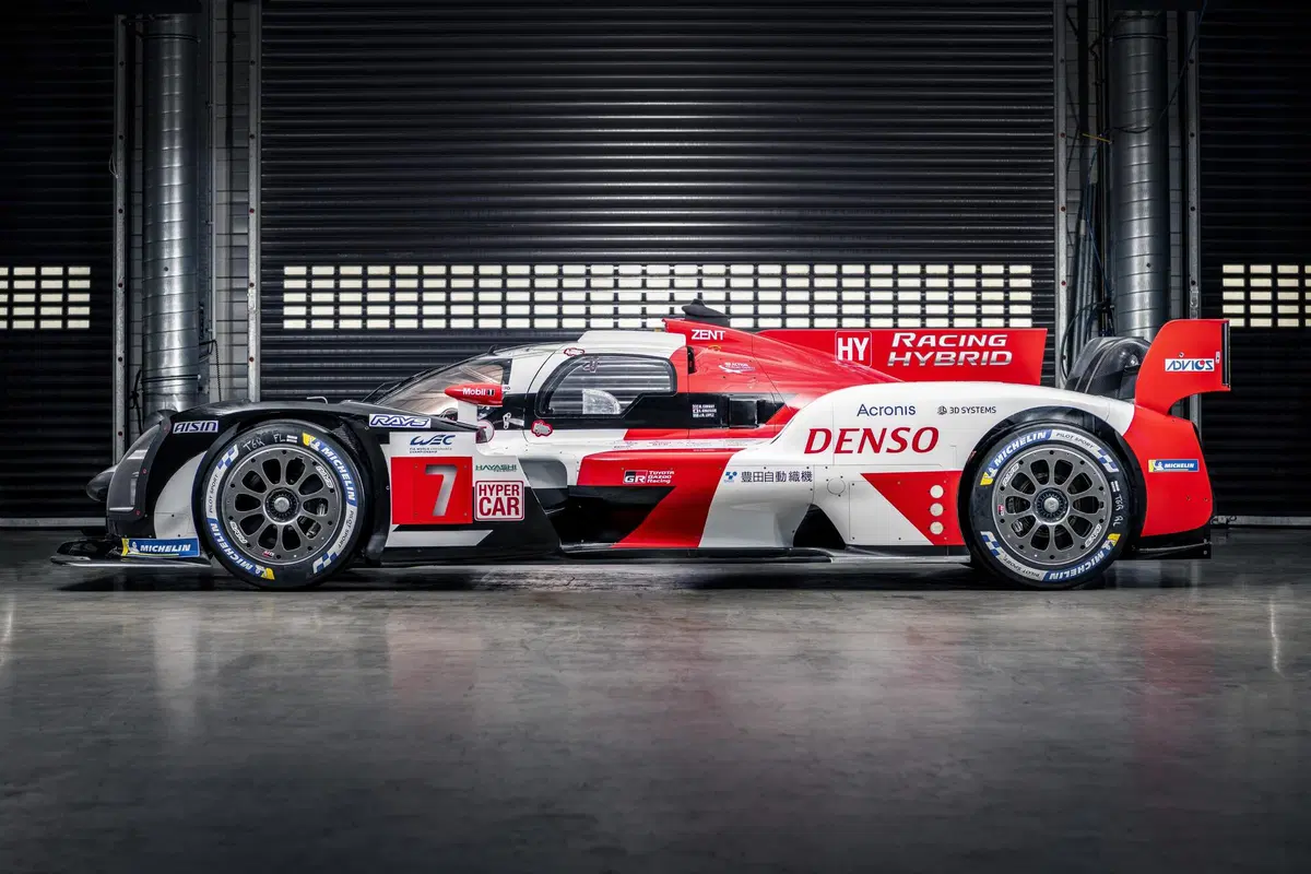 WEC: Toyota svela la GR010, l'hypercar per l'assalto a Le Mans (12)