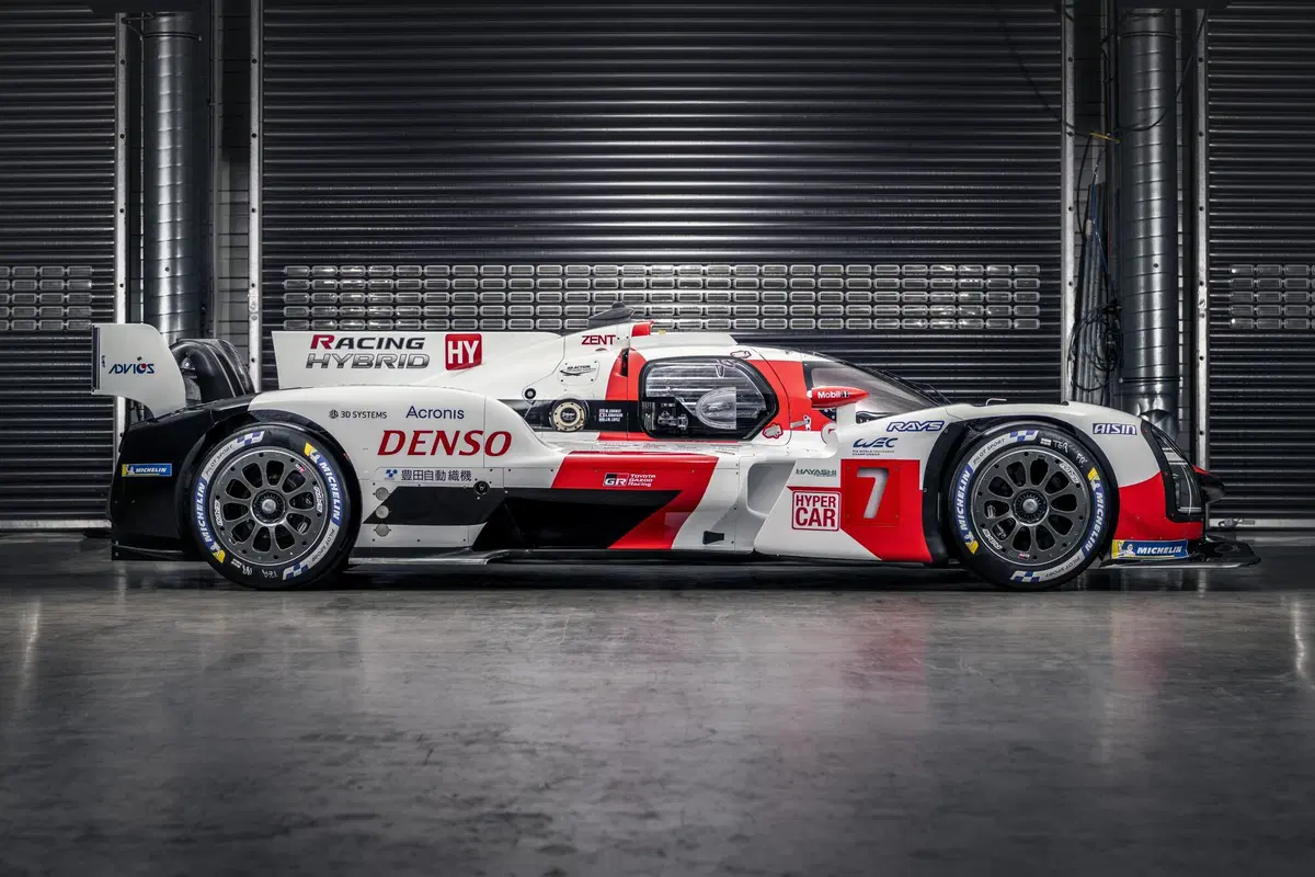 WEC: Toyota svela la GR010, l'hypercar per l'assalto a Le Mans (14)