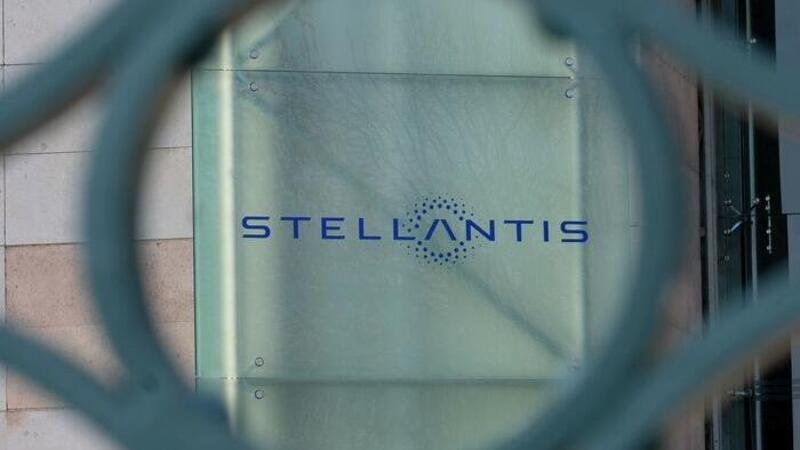 Stellantis vola al debutto in Borsa