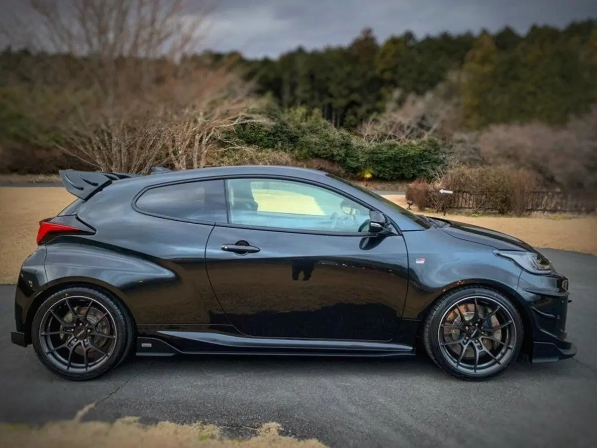 Toyota Yaris GR Four WIDEBODY by Tom's: così è ancora più cattiva (2)