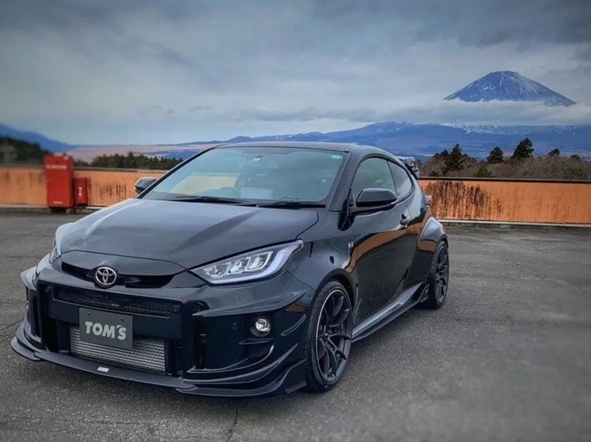 Toyota Yaris GR Four WIDEBODY by Tom's: così è ancora più cattiva (4)