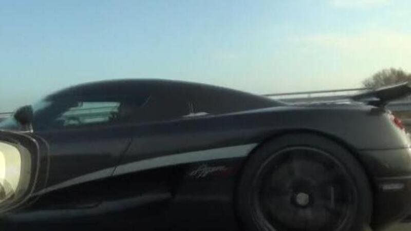 Autobahn tedesca, Koenigsegg Agera R e Porsche 918 Spyder: fuga a 300km/h [VIDEO]