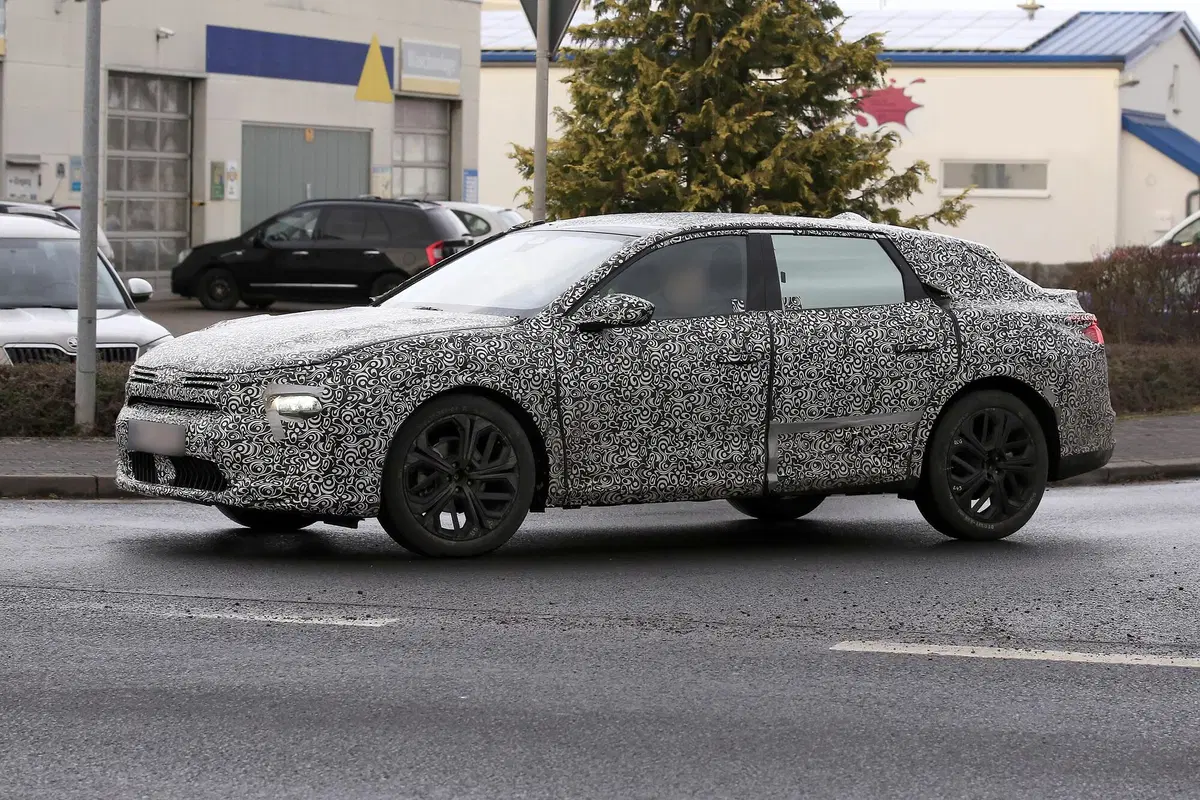 Citroen C5, le foto spia (8)
