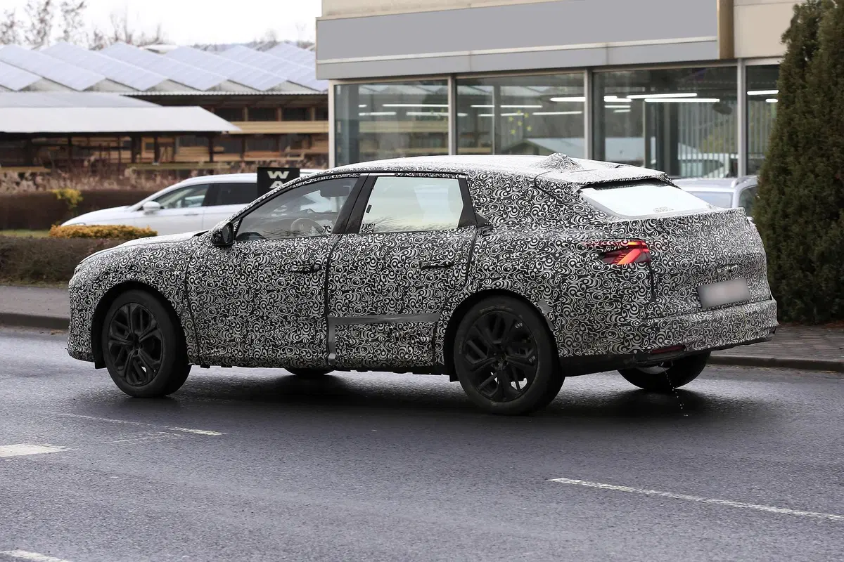 Citroen C5, le foto spia (11)