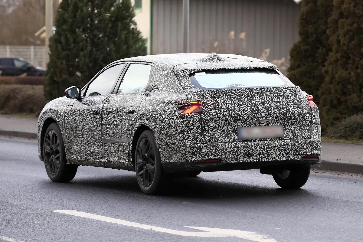 Citroen C5, le foto spia (13)