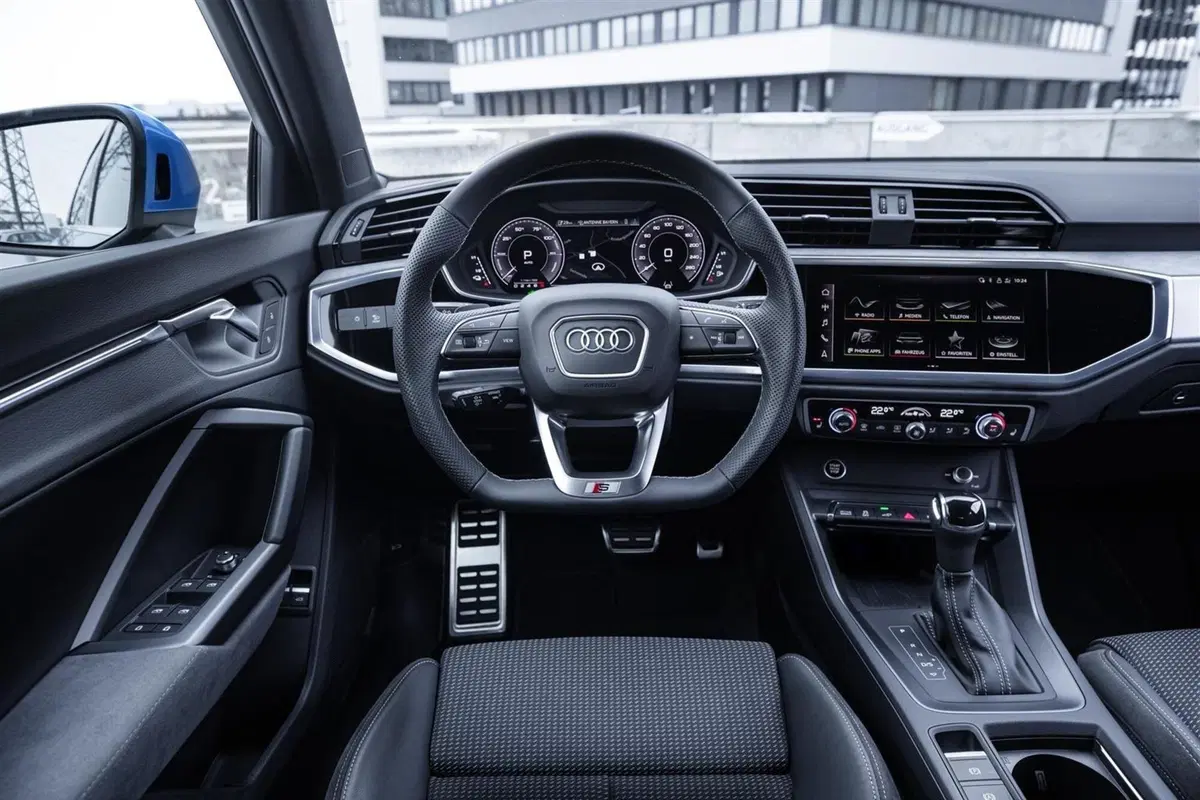 Audi Q3 e Q3 Sportback plug-in hybrid, si parte da 47.900 euro (9)
