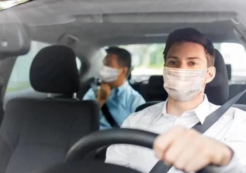 Covid e viaggi in auto, quali finestrini &egrave; meglio aprire? 