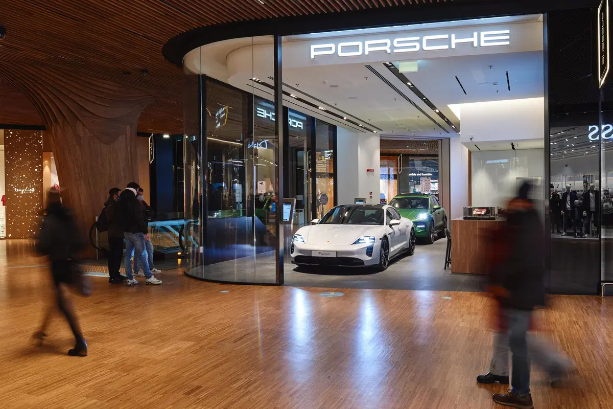Risultati 2020 e novità 2021 Porsche: Macan auto più venduta, attendendo Cross Turismo EV (e festa a Franciacorta) (4)