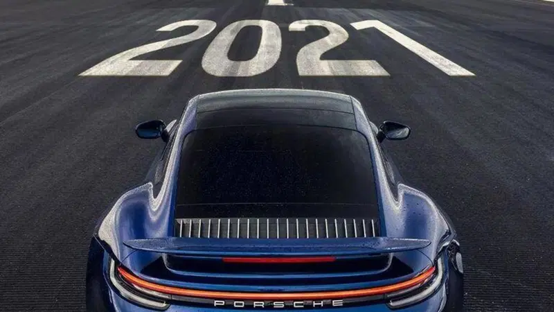 Risultati 2020 e novit&agrave; 2021 Porsche: Macan auto pi&ugrave; venduta, attendendo Cross Turismo EV (e festa a Franciacorta)