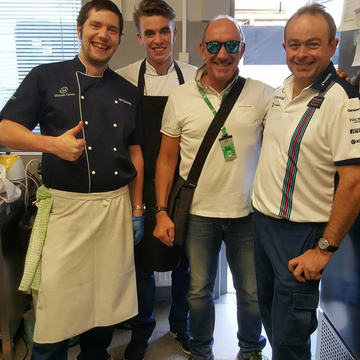 L'uomo che fa mangiare il Circus (5)