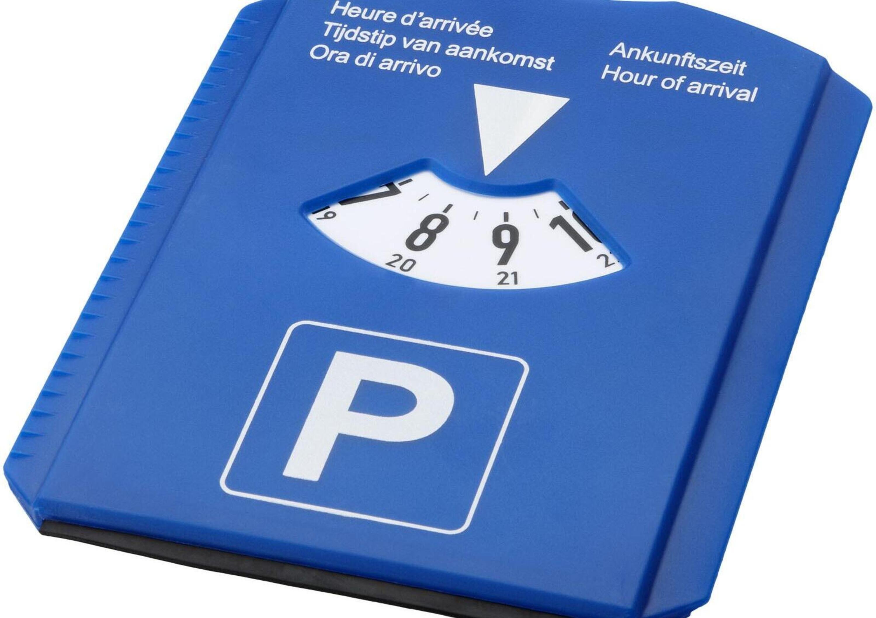 Disco orario in auto: normativa e regole per un parcheggio senza multa