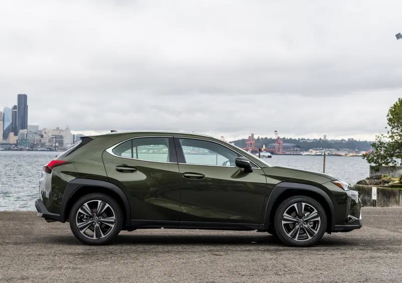 Lexus UX (2021-->>) (25)