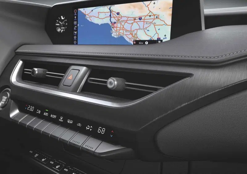 Lexus UX (2021-->>) (38)