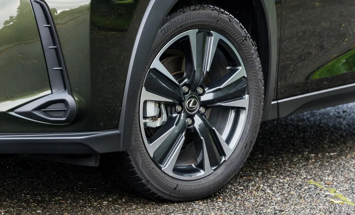 Lexus UX 300e 72,8kWh Luxury (42)