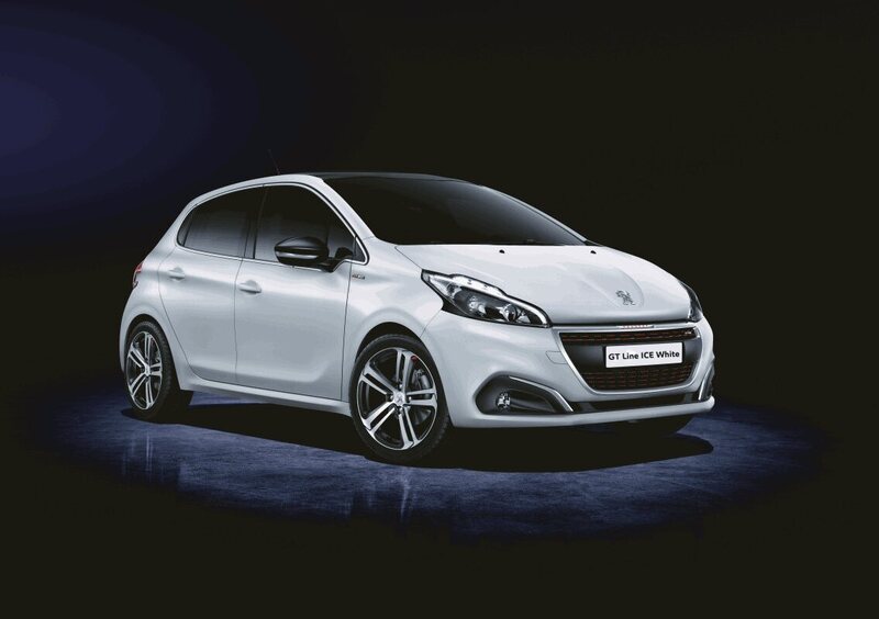 Peugeot 208 GT Line ICE White, bianco sportivo