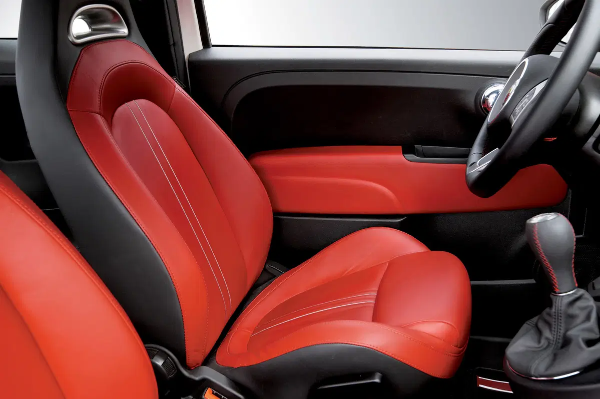 Abarth 500 1.4 Turbo T-Jet Custom (7)