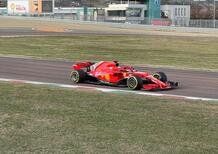 F1, Carlos Sainz per la prima volta alla guida di una Ferrari a Fiorano [Video]