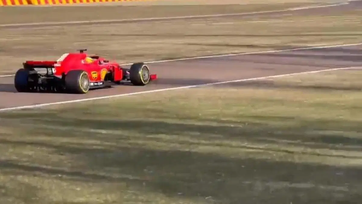 F1, Carlos Sainz per la prima volta alla guida di una Ferrari a Fiorano [Video] (4)