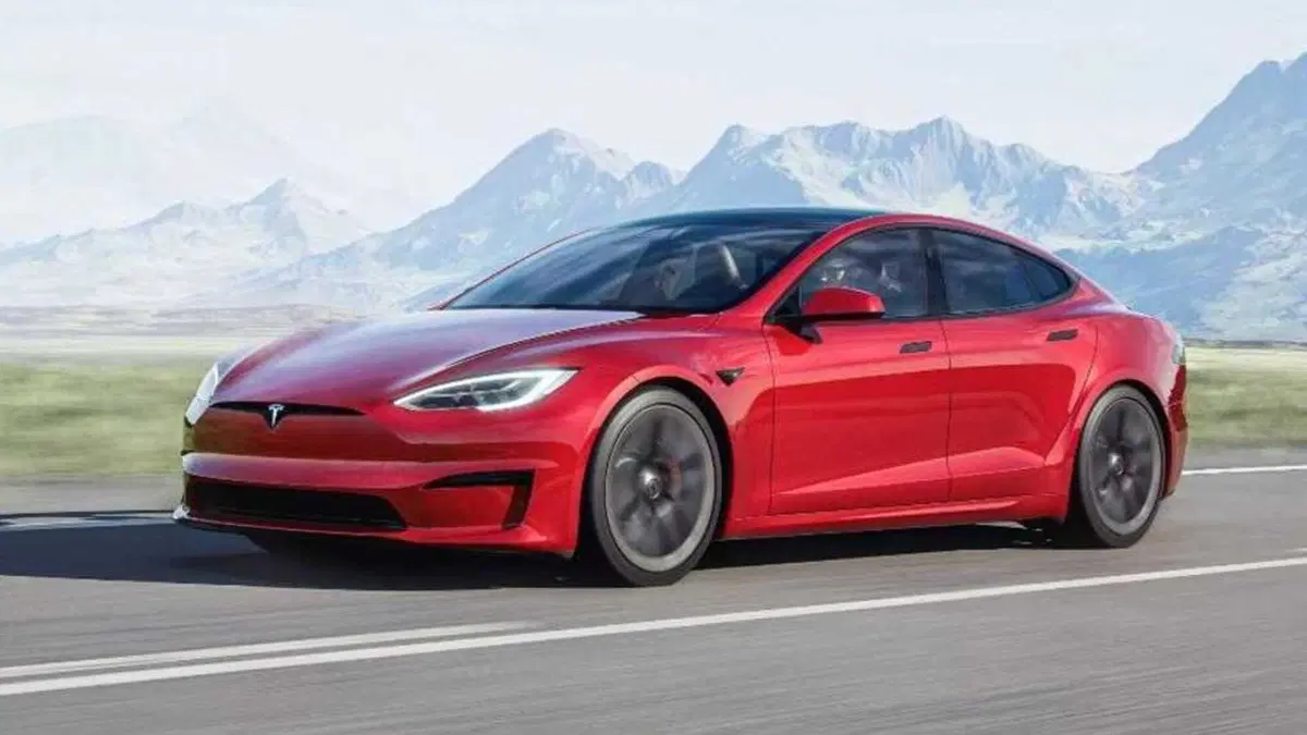Tesla Model S 2021, il volante diventa una cloche (2)