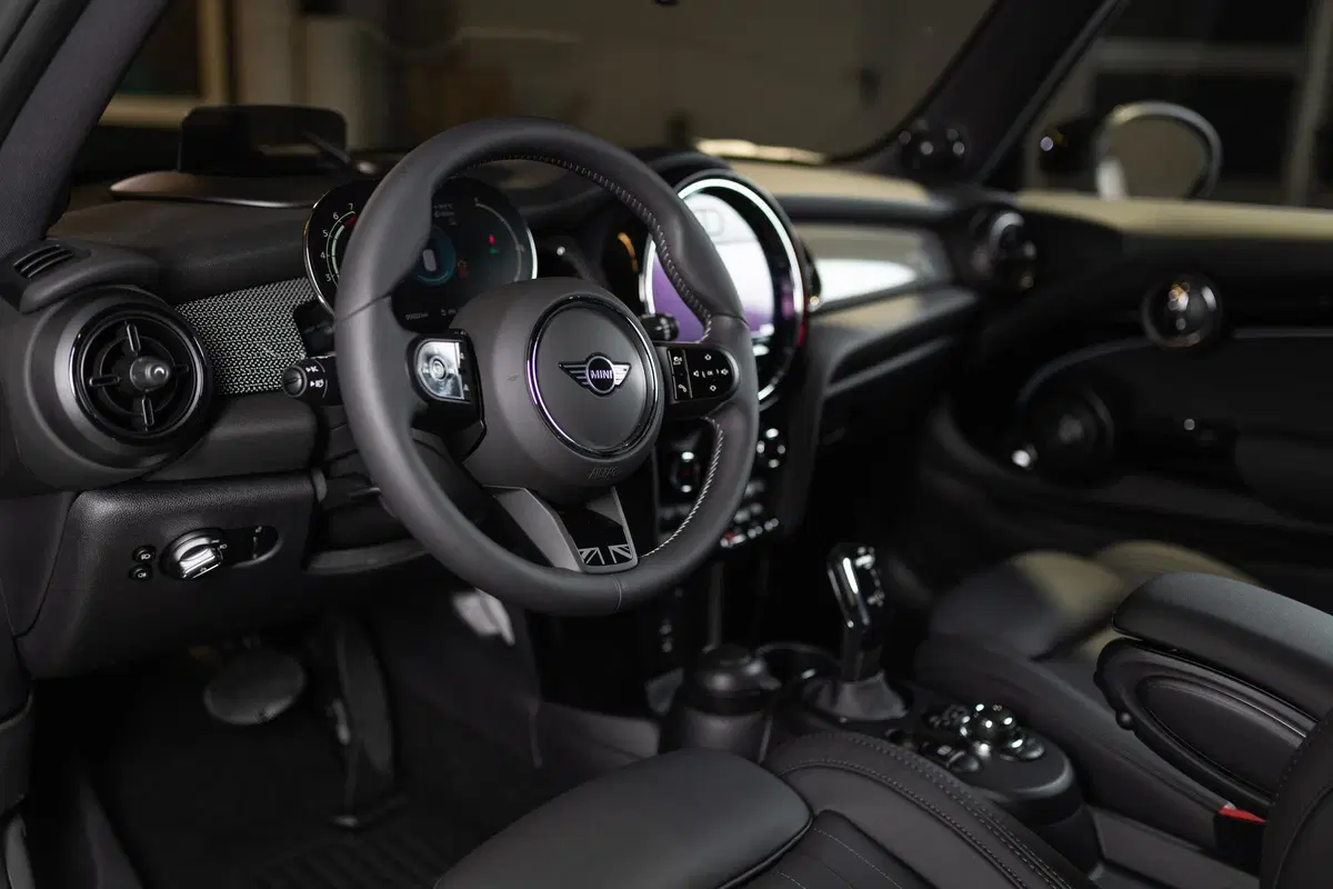 Mini 2021 | Ecco il secondo restyling per 3 e 5 porte, Cabrio ed elettrica (20)