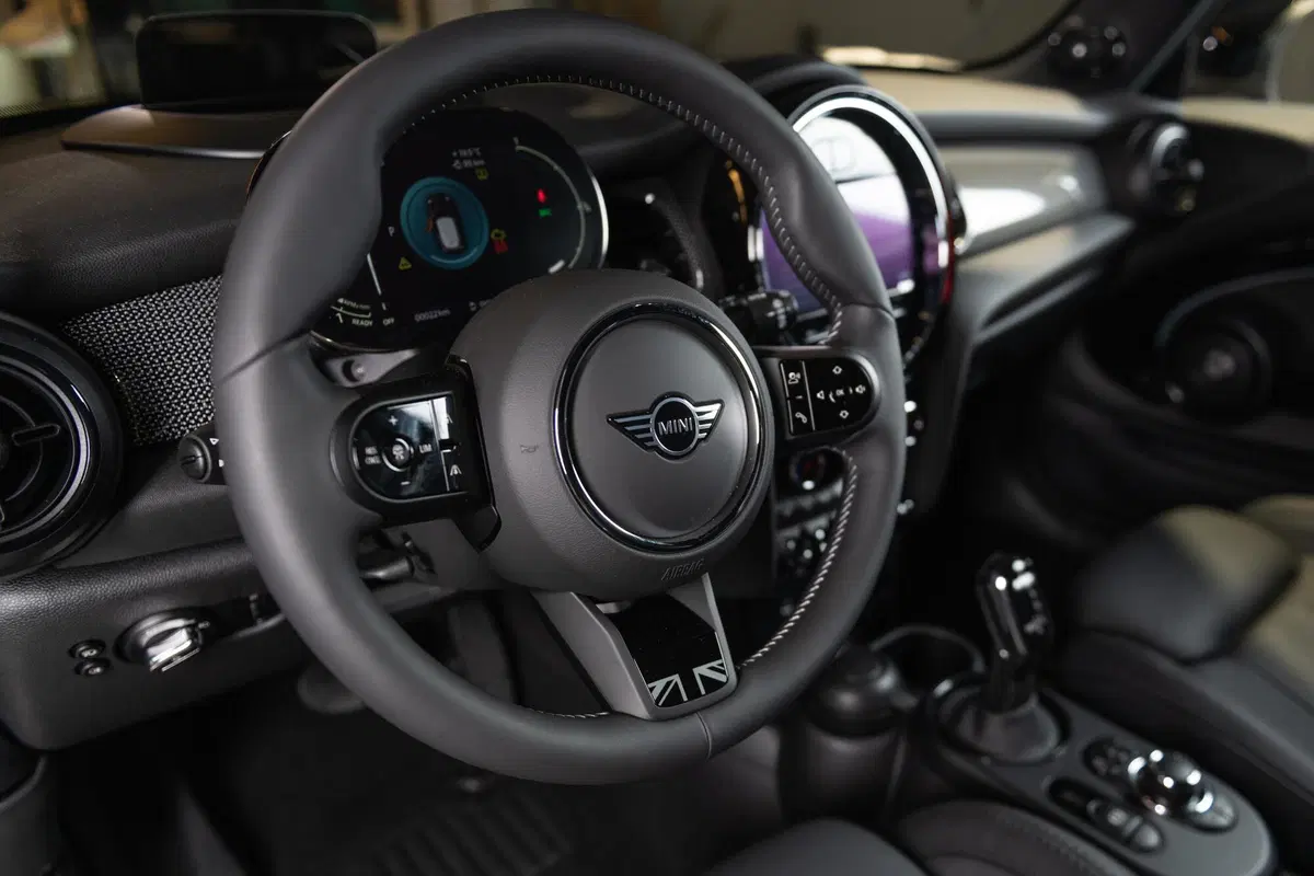 Mini 2021 | Ecco il secondo restyling per 3 e 5 porte, Cabrio ed elettrica (30)
