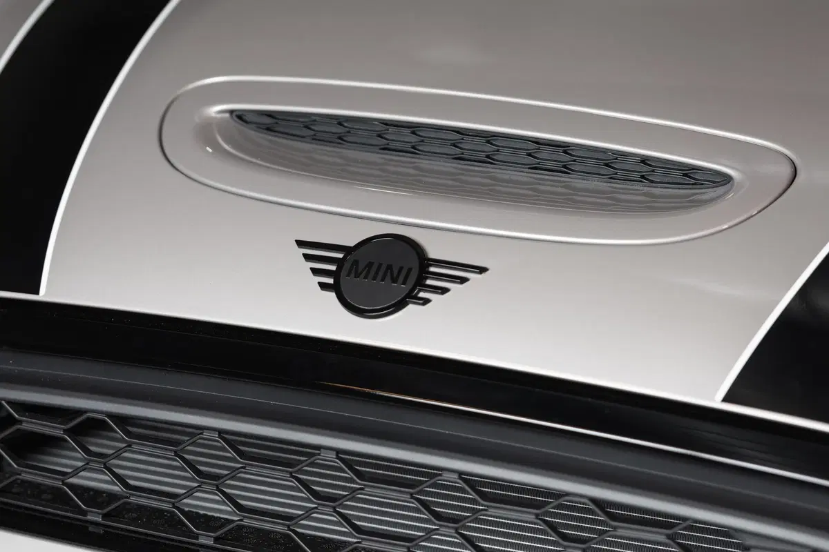 Mini 2021 | Ecco il secondo restyling per 3 e 5 porte, Cabrio ed elettrica (34)