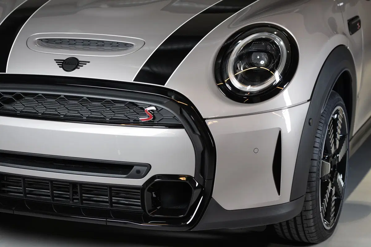 Mini 2021 | Ecco il secondo restyling per 3 e 5 porte, Cabrio ed elettrica (36)