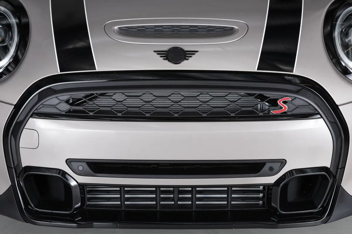 Mini 2021 | Ecco il secondo restyling per 3 e 5 porte, Cabrio ed elettrica (37)