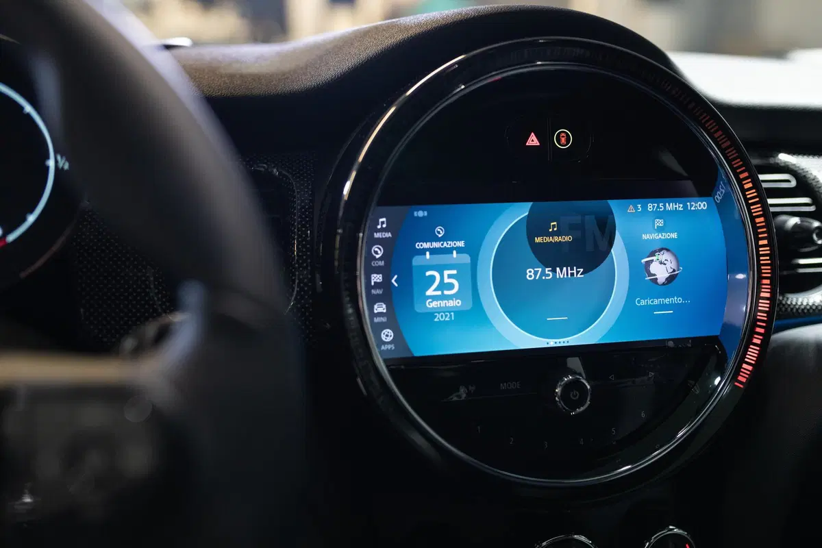 Mini 2021 | Ecco il secondo restyling per 3 e 5 porte, Cabrio ed elettrica (51)