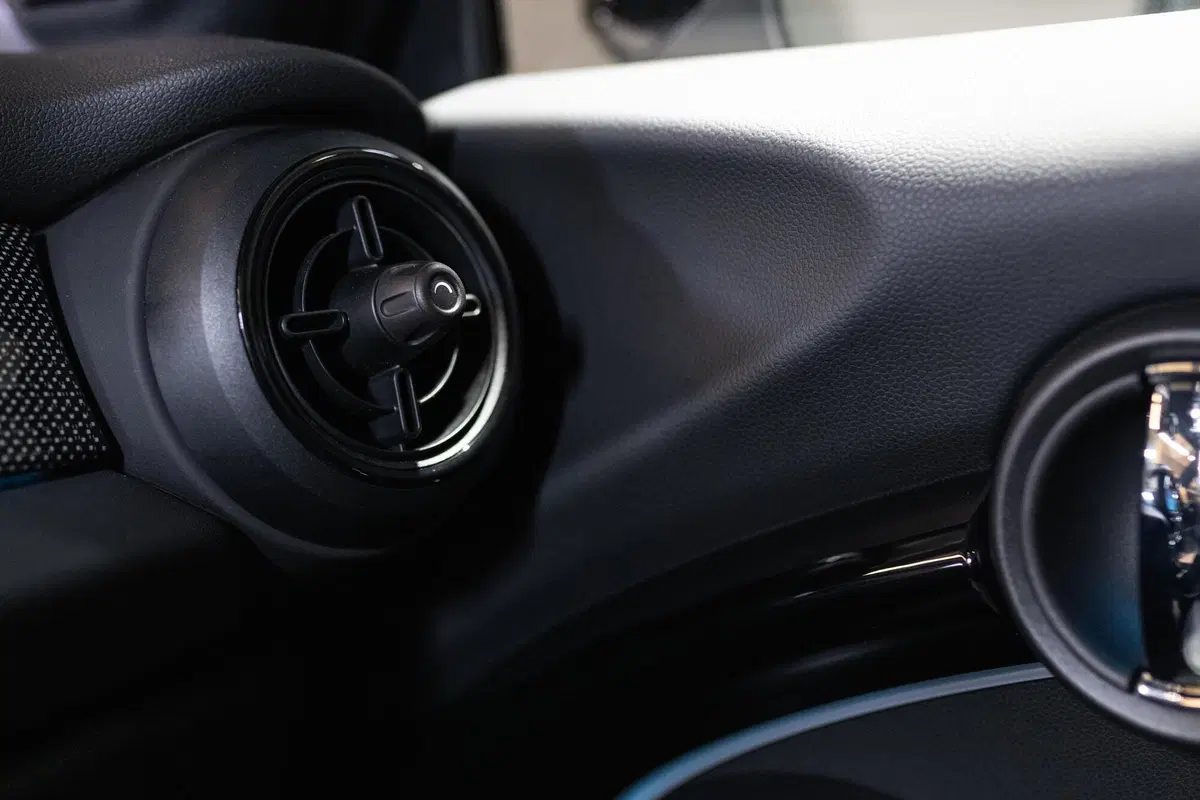 Mini 2021 | Ecco il secondo restyling per 3 e 5 porte, Cabrio ed elettrica (46)