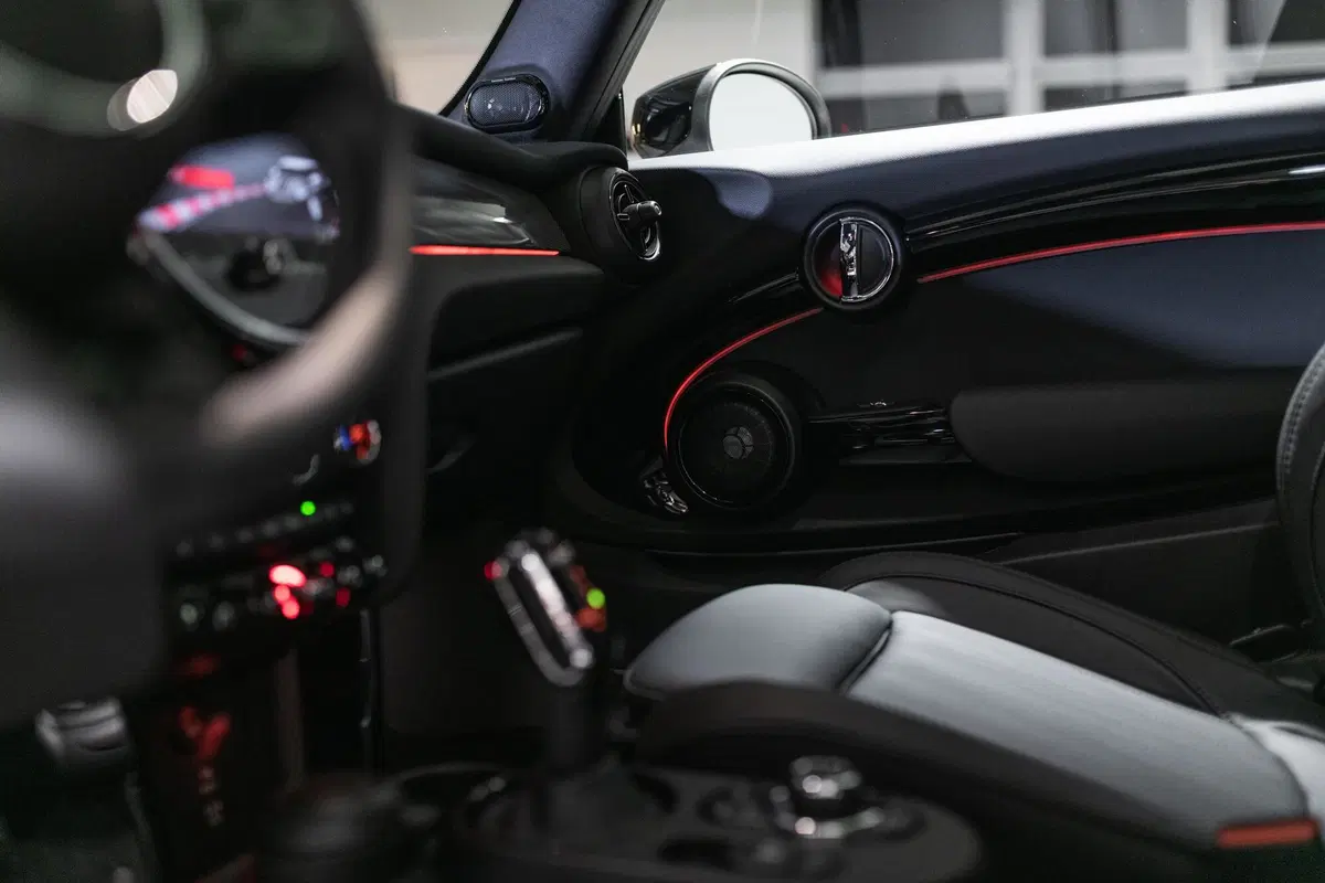 Mini 2021 | Ecco il secondo restyling per 3 e 5 porte, Cabrio ed elettrica (53)