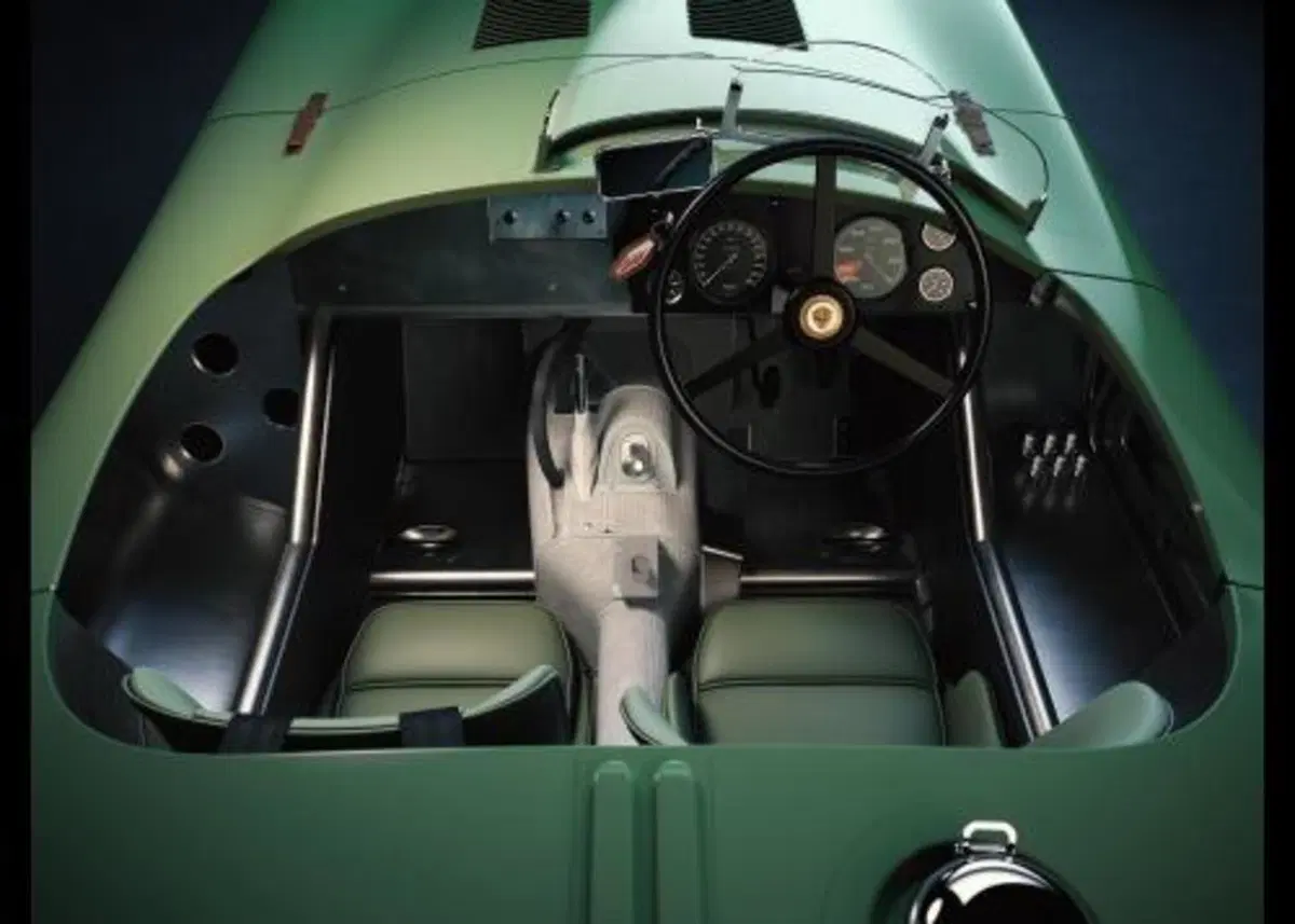 Novità Jaguar, Torna la C-Type: configurabile online e consegnata in un anno (3)