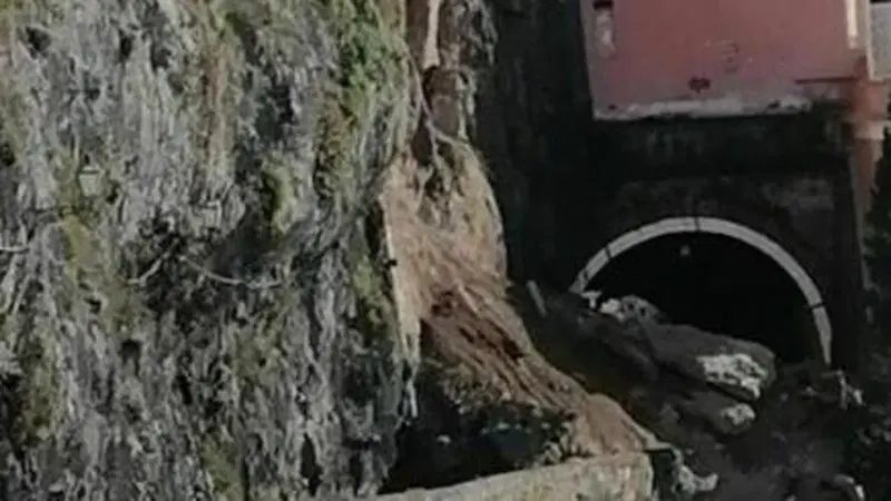 Frana sulla Costiera Amalfitana: si temono vittime [VIDEO]