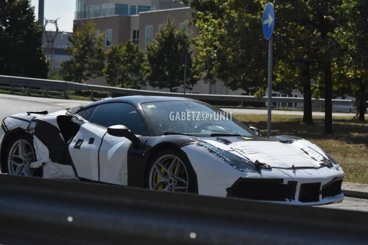 L'auto che tutti sogneranno è quasi pronta a Maranello: Ferrari 171, ibrida col V6 [erede Dino] (6)