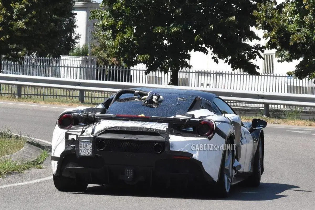 L'auto che tutti sogneranno è quasi pronta a Maranello: Ferrari 171, ibrida col V6 [erede Dino] (7)