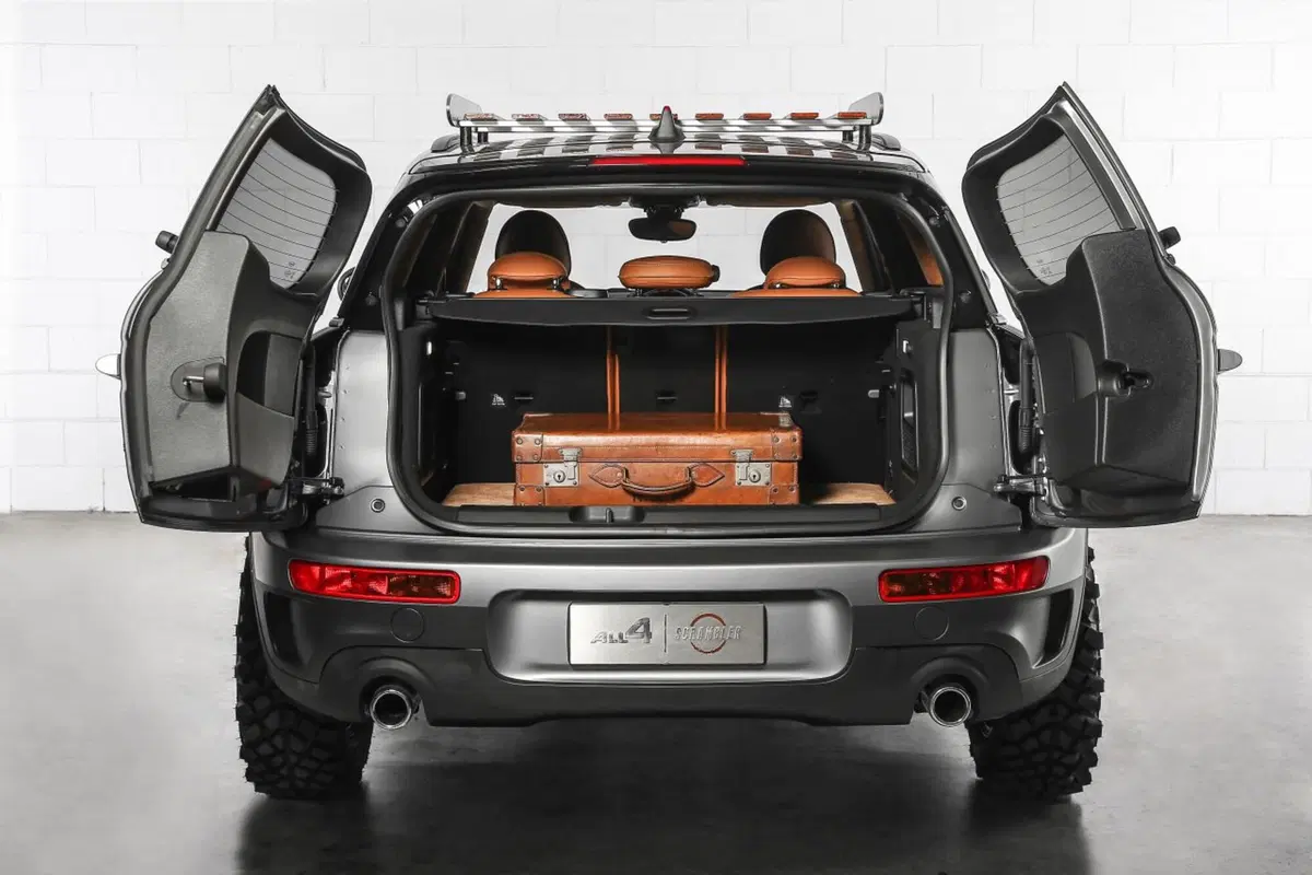 Mini Clubman ALL4 Scrambler, dalle 2 alle 4 ruote (7)