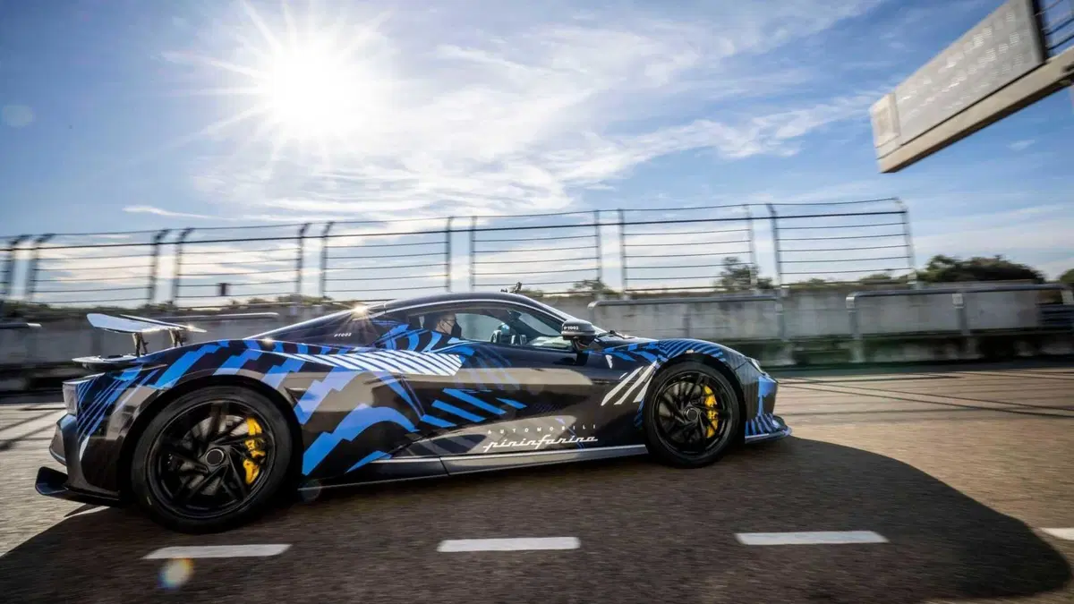 Nick Heidfeld in pista a Nardò con la Pininfarina Battista (2)