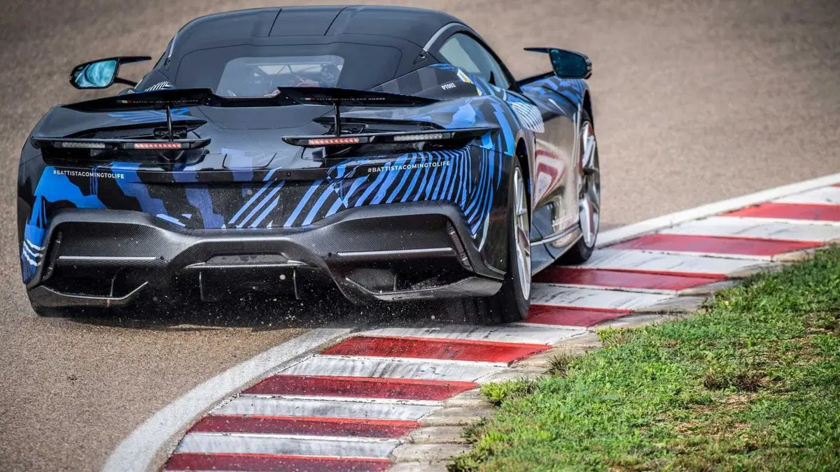 Nick Heidfeld in pista a Nardò con la Pininfarina Battista (6)