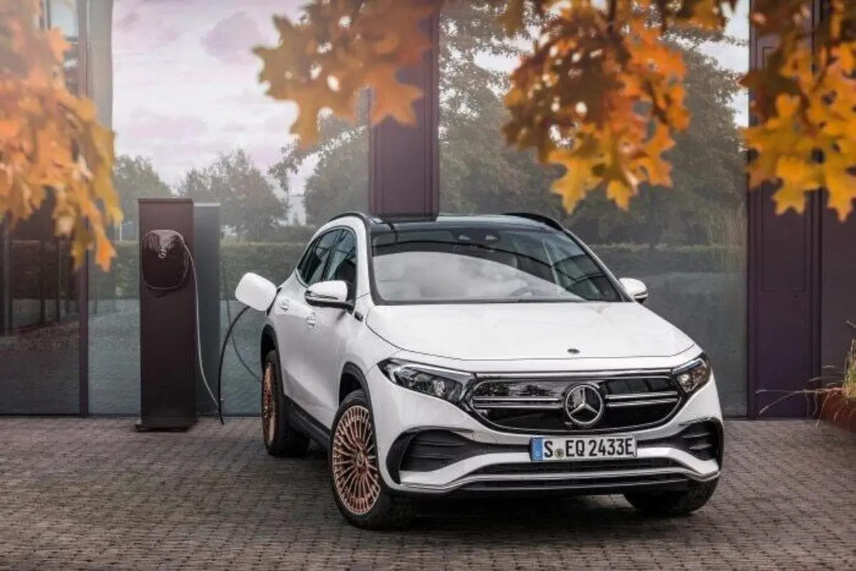 Mercedes EQA, i prezzi: si parte da 51.150 euro (10)