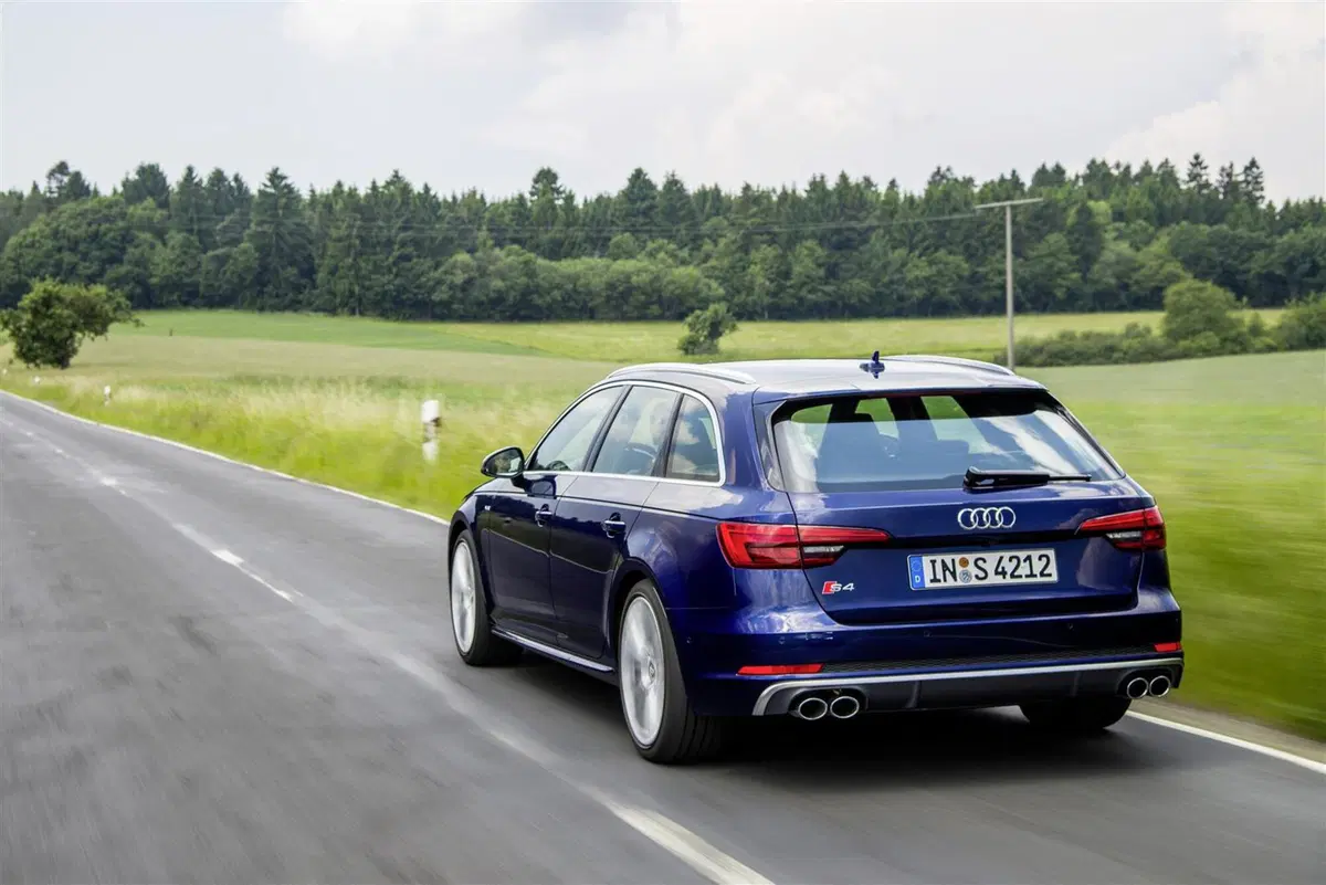 Nuova Audi S4: i prezzi per il mercato italiano (11)