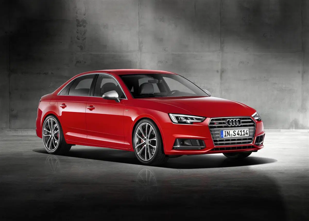 Nuova Audi S4: i prezzi per il mercato italiano (26)