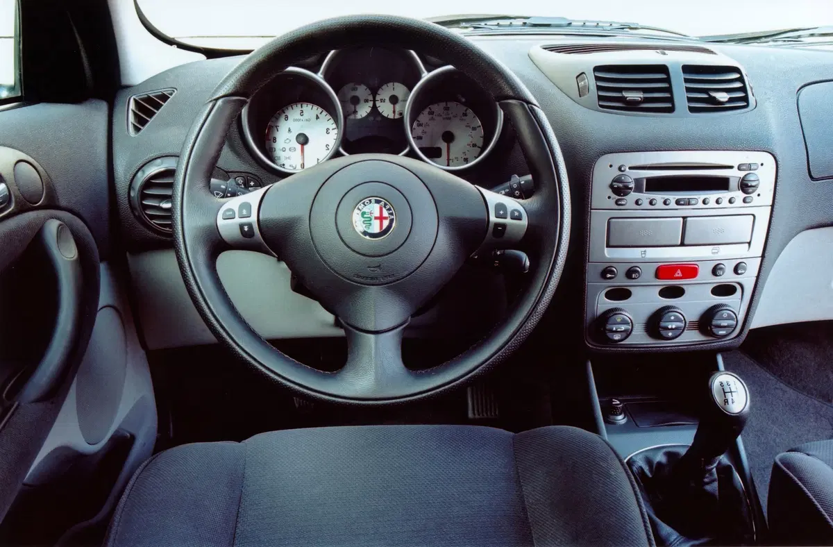 Alfa Romeo 147 (2000-06) (3)